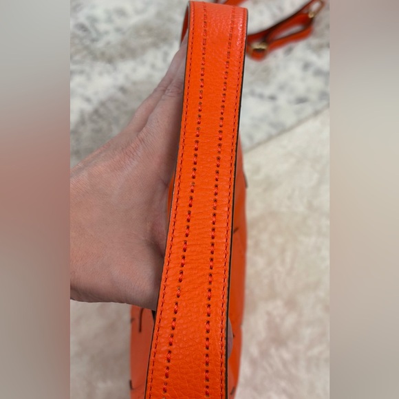 Tory Burch NWOT No callouts. Plastic on T. Fire Orange 🔥 Leather Crossbody Hobo - Picture 12 of 16